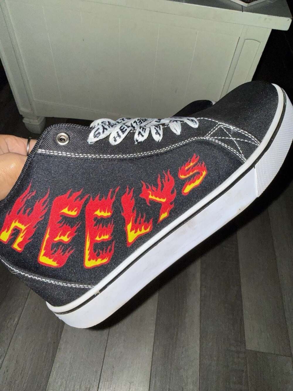 Heelys Racer 20 Mid Flame Skate Shoes Black Red Mens size 8